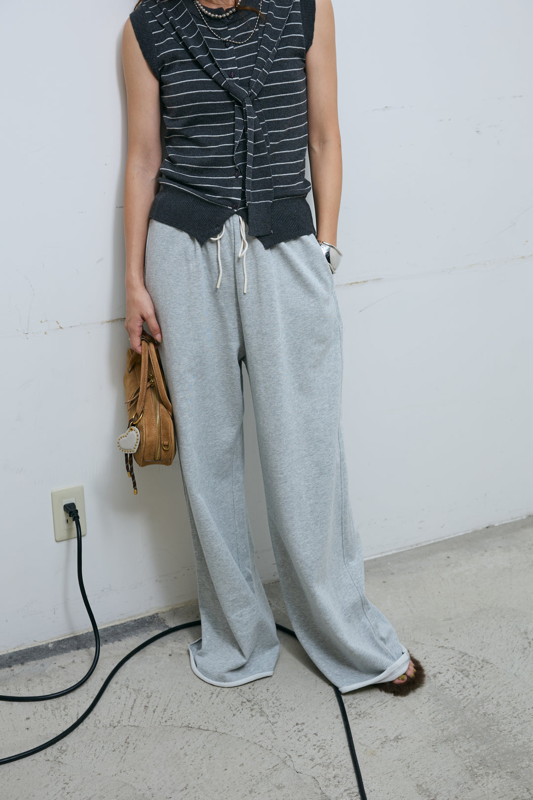 [予約/SET]ドッキングスリーブニットTOPS+エフォートレススウェットパンツ(2set)