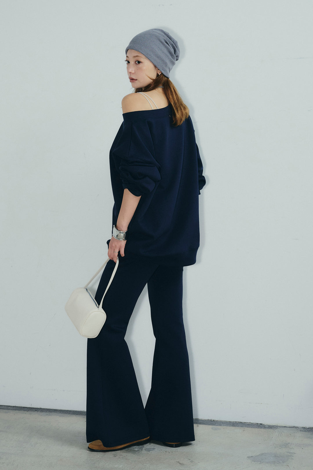 [予約/SET]オーバーサイズオフショルスウェット+美脚フレアスウェットパンツ(2set)