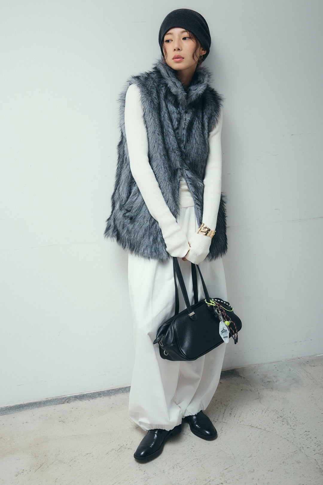 [予約/SET]エコファースタンドジレ+オフショルリブニット+バルーンパンツ(3set)