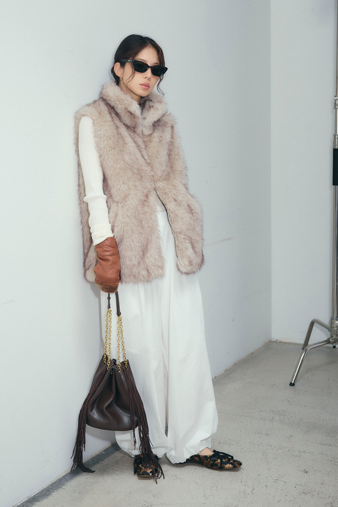 [予約/SET]エコファースタンドジレ+オフショルリブニット+バルーンパンツ(3set)