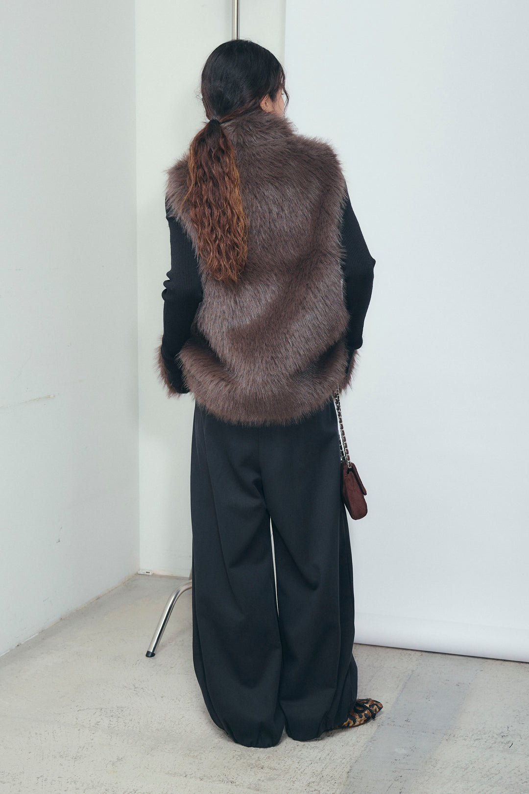 [予約/SET]エコファースタンドジレ+オフショルリブニット+バルーンパンツ(3set)