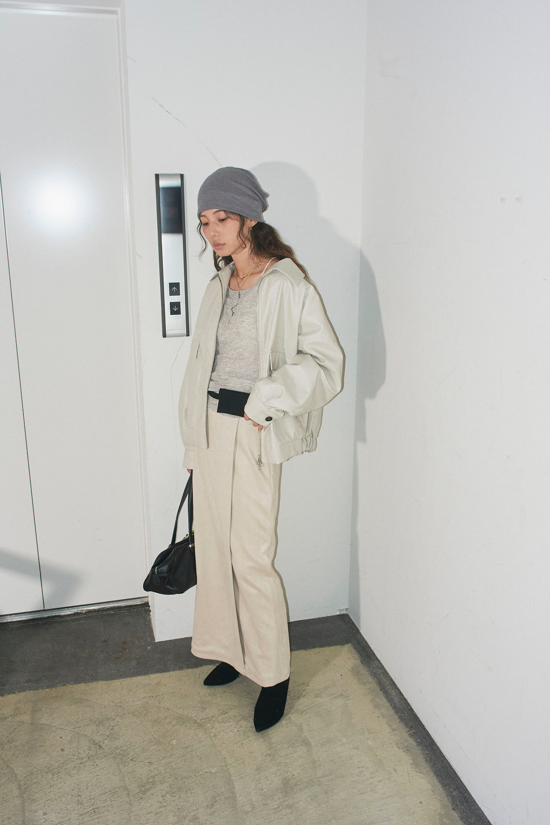 [予約/SET]エコレザー襟付きブルゾン+シアーヘンリーネックロンT+フェイクスエードラップ風Iラインスカート(3set)