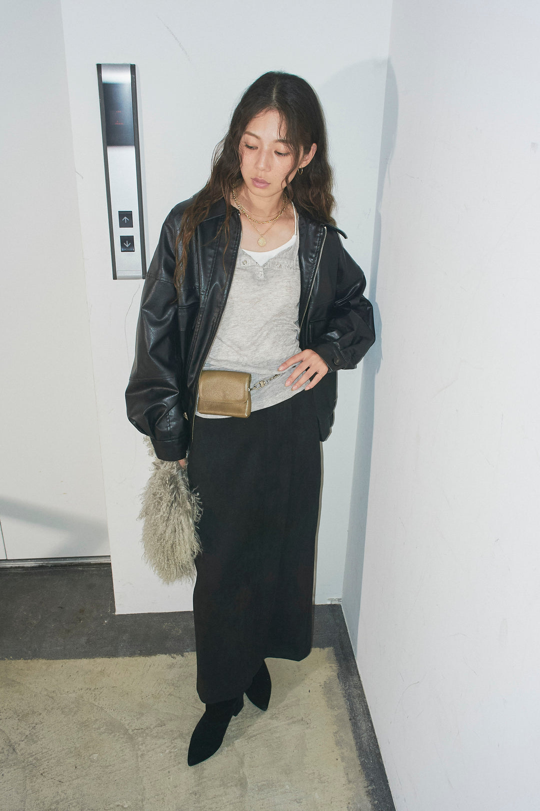 [予約/SET]エコレザー襟付きブルゾン+シアーヘンリーネックロンT+フェイクスエードラップ風Iラインスカート(3set)