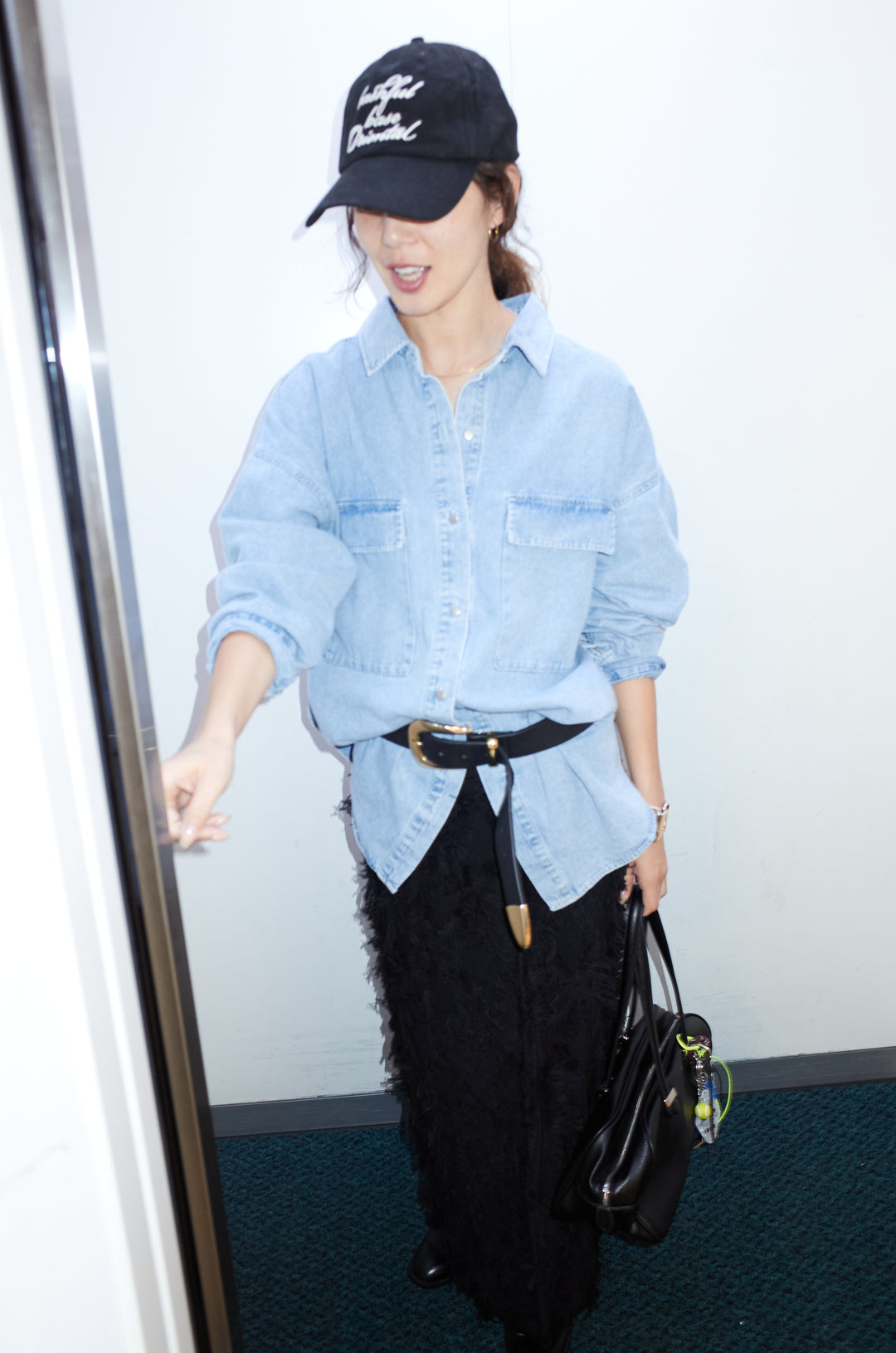 [予約/SET]オーバーサイズデニムシャツ+カットフリンジニットタイトスカート(2set)