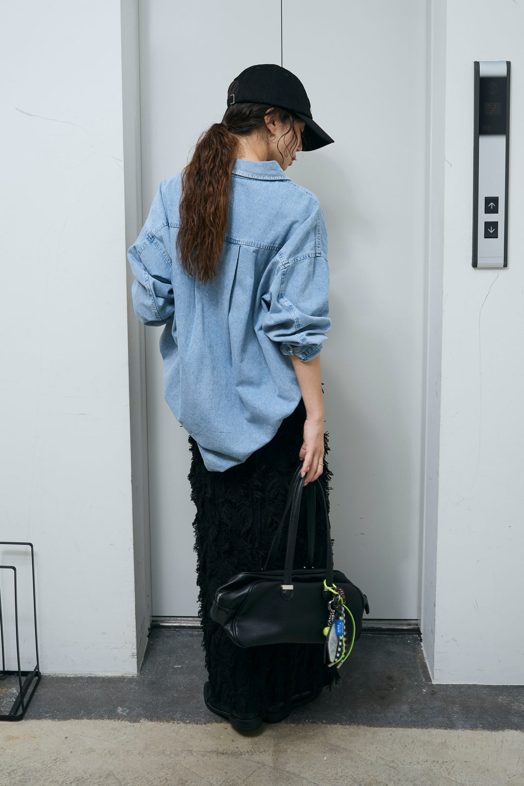 [予約/SET]オーバーサイズデニムシャツ+カットフリンジニットタイトスカート(2set)