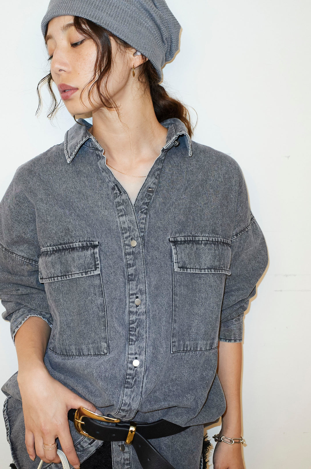 [予約/SET]オーバーサイズデニムシャツ+カットフリンジニットタイトスカート(2set)