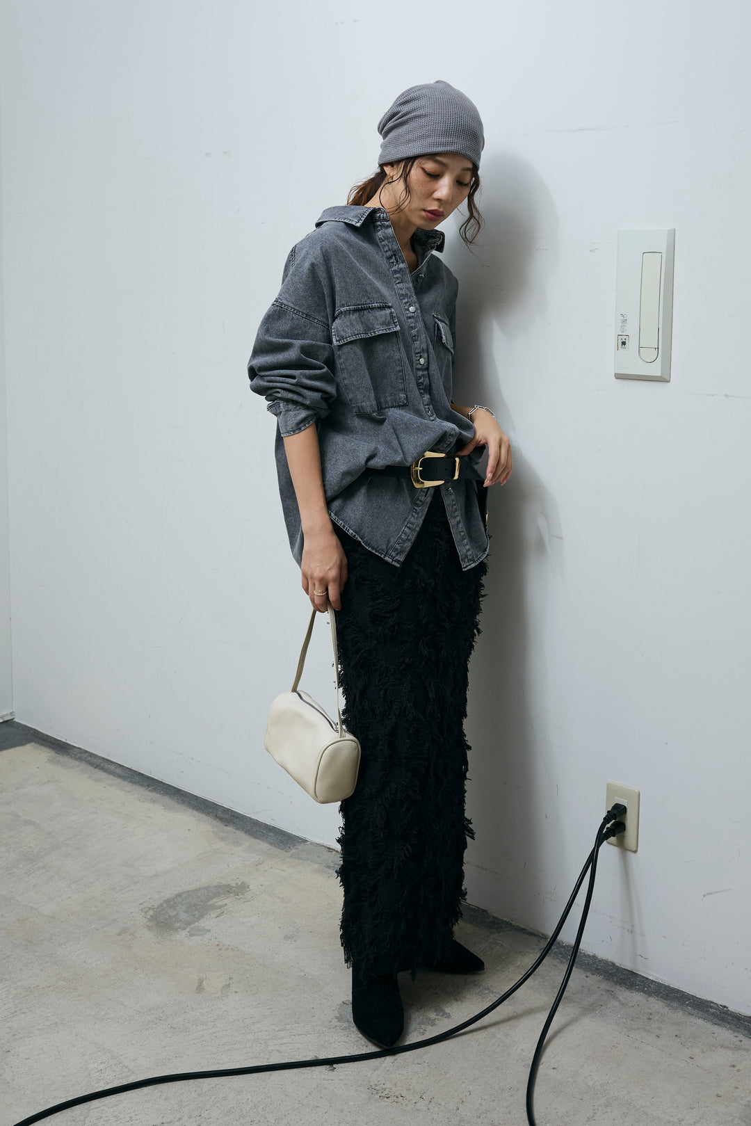 [予約/SET]オーバーサイズデニムシャツ+カットフリンジニットタイトスカート(2set)