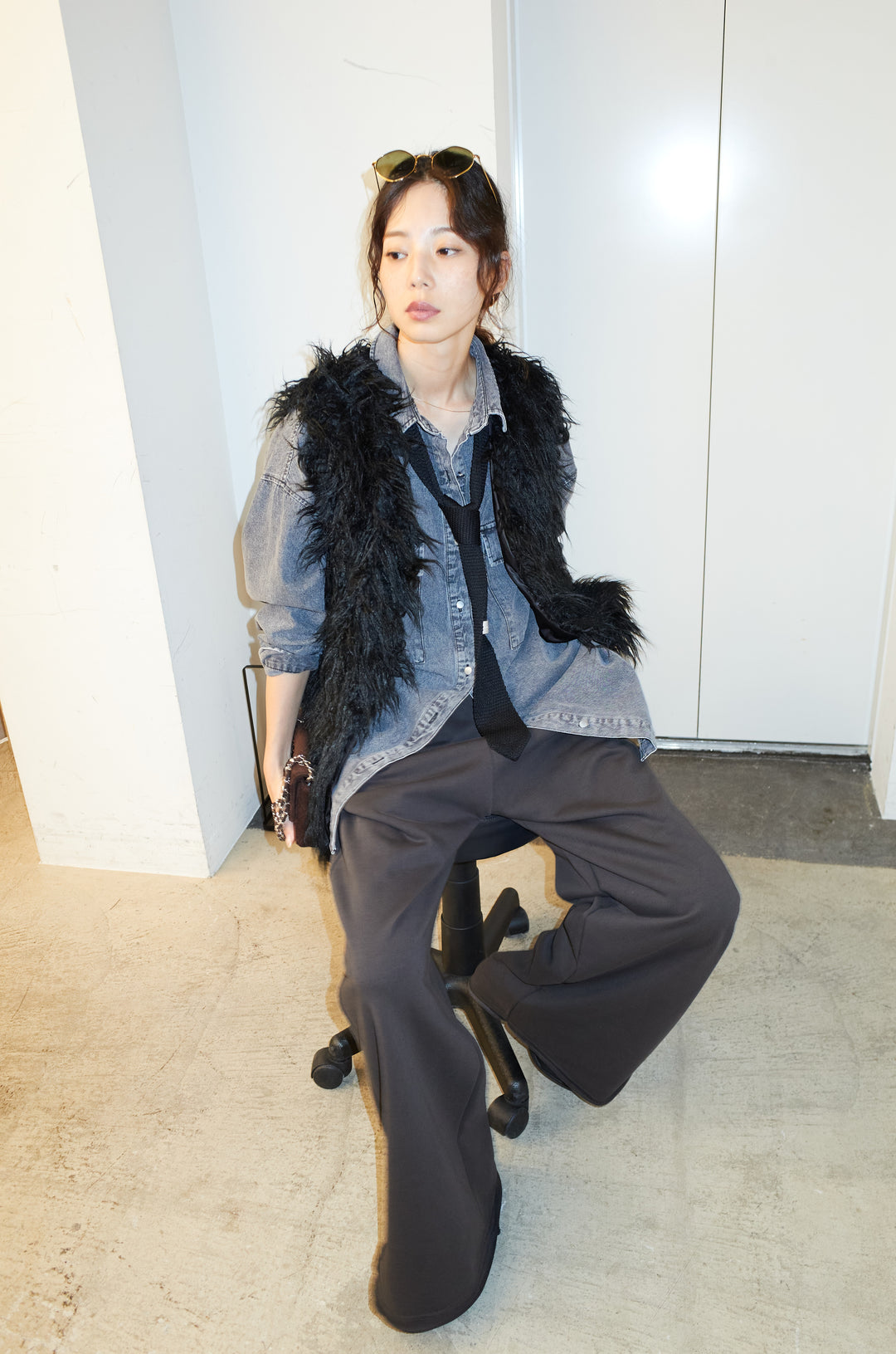 [予約/SET]フェイクシャギーファーベスト+オーバーサイズデニムシャツ(2set)