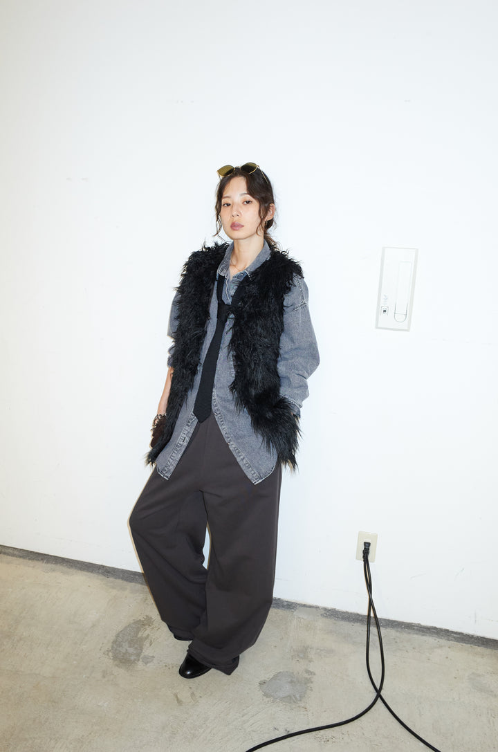 [予約/SET]フェイクシャギーファーベスト+オーバーサイズデニムシャツ+エフォートレススウェットパンツ(3set)