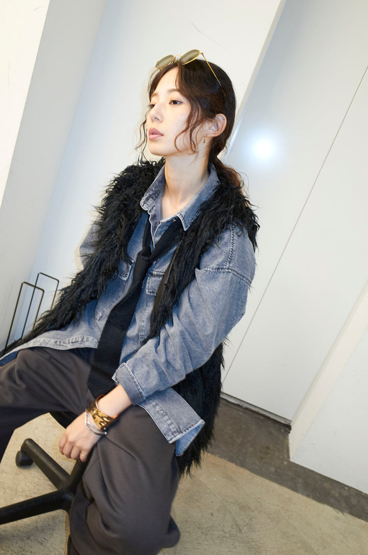 [予約/SET]フェイクシャギーファーベスト+オーバーサイズデニムシャツ(2set)