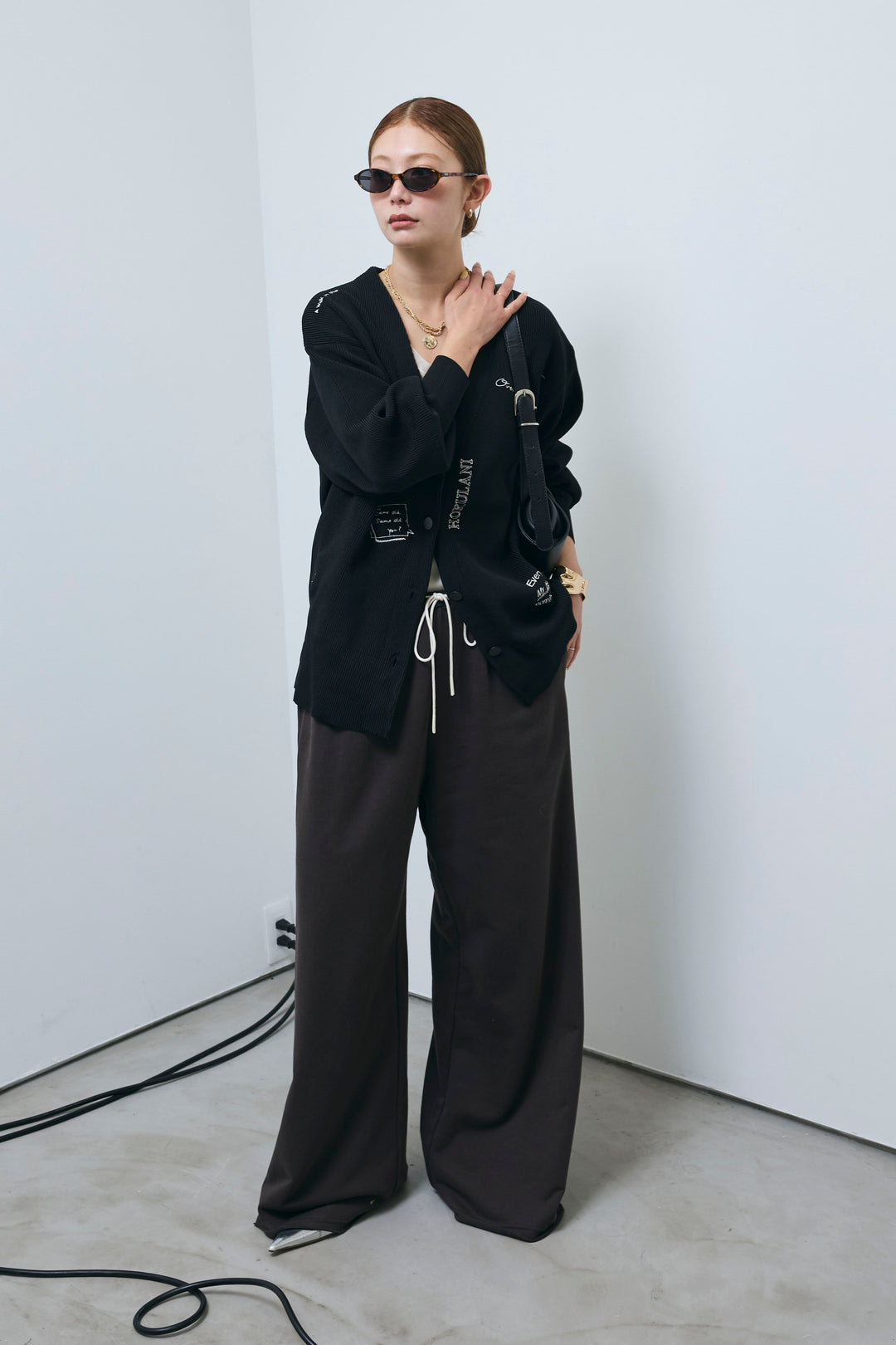 [予約/SET]グラフィティニットカーデ+エフォートレススウェットパンツ(2set)