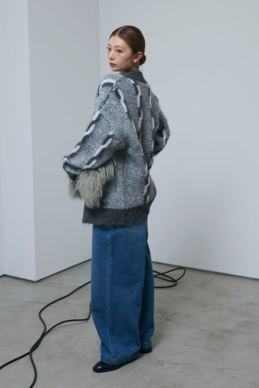 [予約/SET]ロープ柄ボリュームニットカーディガン+フロントジップストラップデザインデニムサロペット(2set)