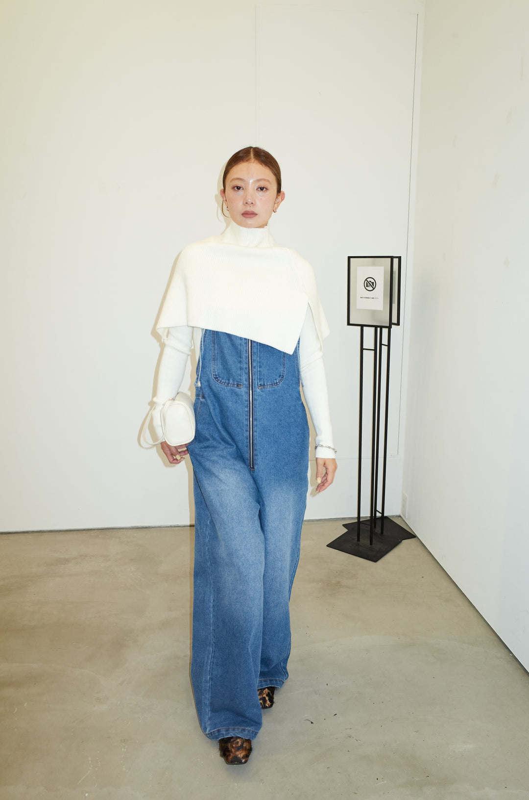 [予約/SET]ケープアンサンブルニット+フロントジップストラップデザインデニムサロペット(2set)