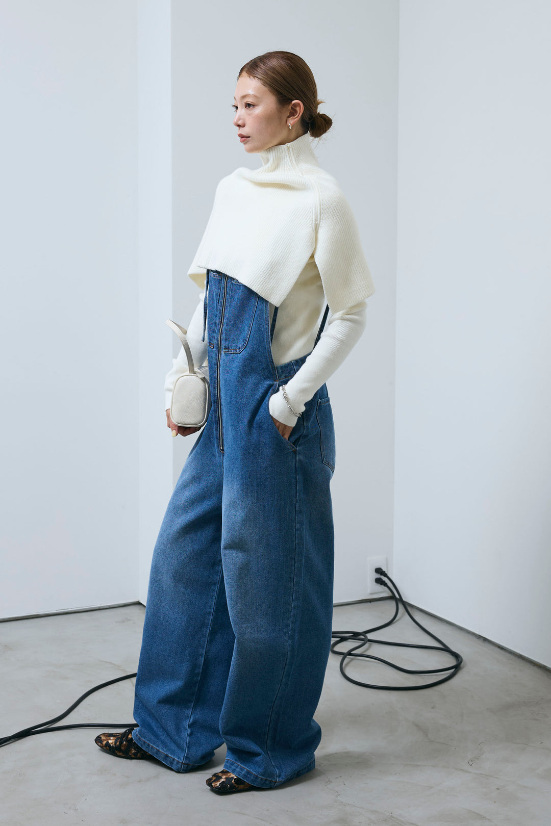 [予約/SET]ケープアンサンブルニット+フロントジップストラップデザインデニムサロペット(2set)