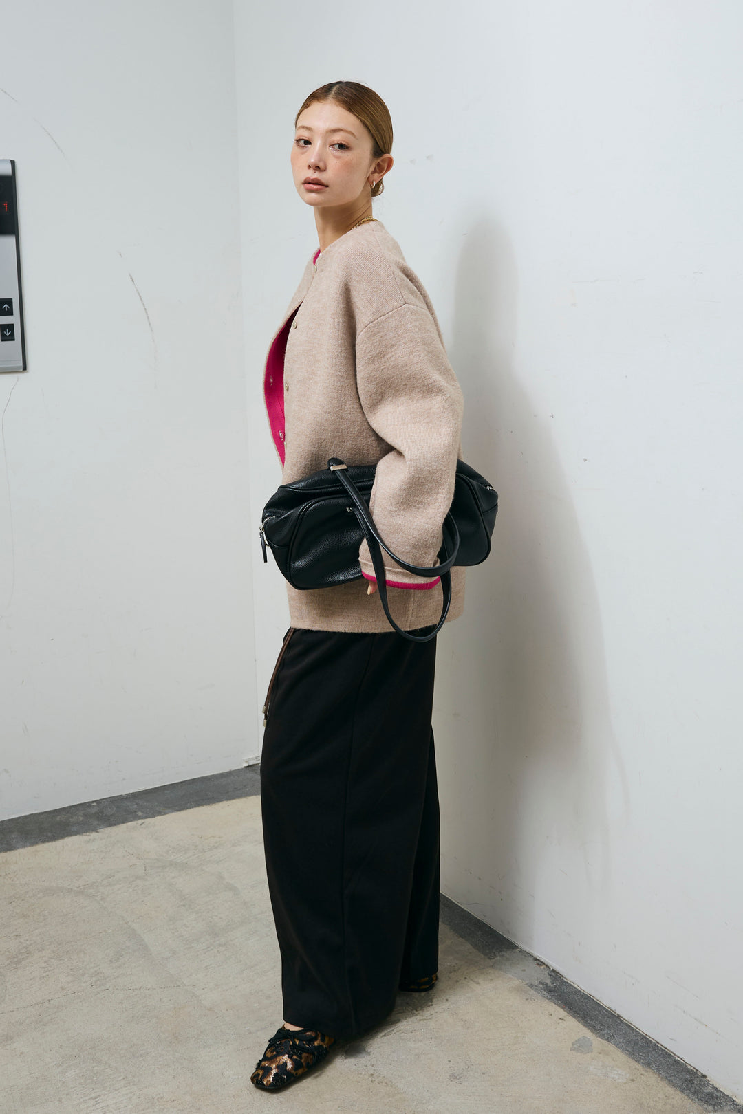 [予約/SET]ダブルフェイス配色ニットコート+フェイクレザーベルト付きワイドタックパンツ(2set)