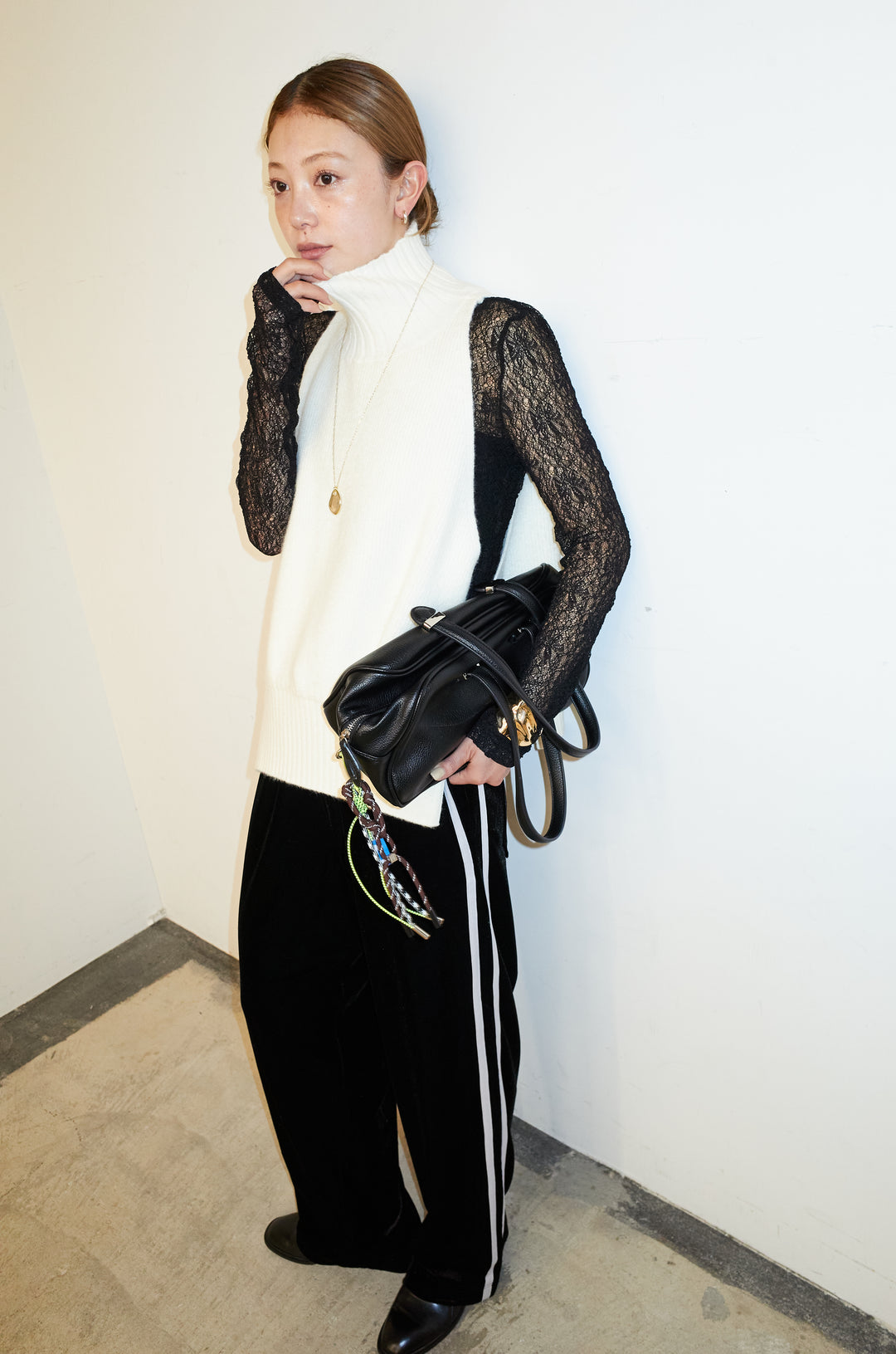 [予約/SET]ハイネックワイドーオープンニットベスト+シアーレーストップス+サイドラインベロアパンツ(3set)