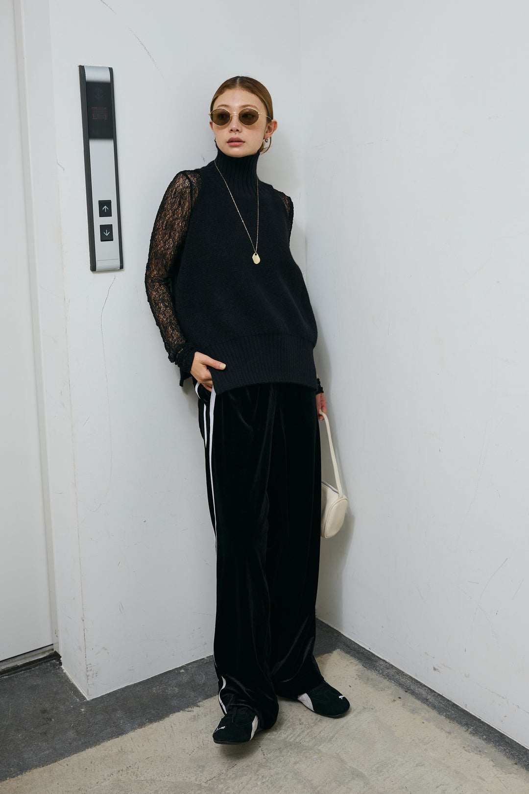 [予約/SET]ハイネックワイドーオープンニットベスト+シアーレーストップス+サイドラインベロアパンツ(3set)