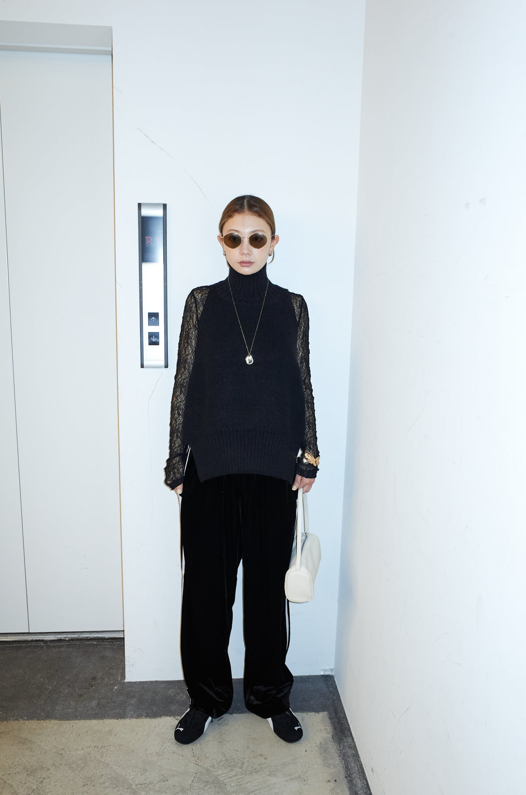 [予約/SET]ハイネックワイドーオープンニットベスト+シアーレーストップス+サイドラインベロアパンツ(3set)