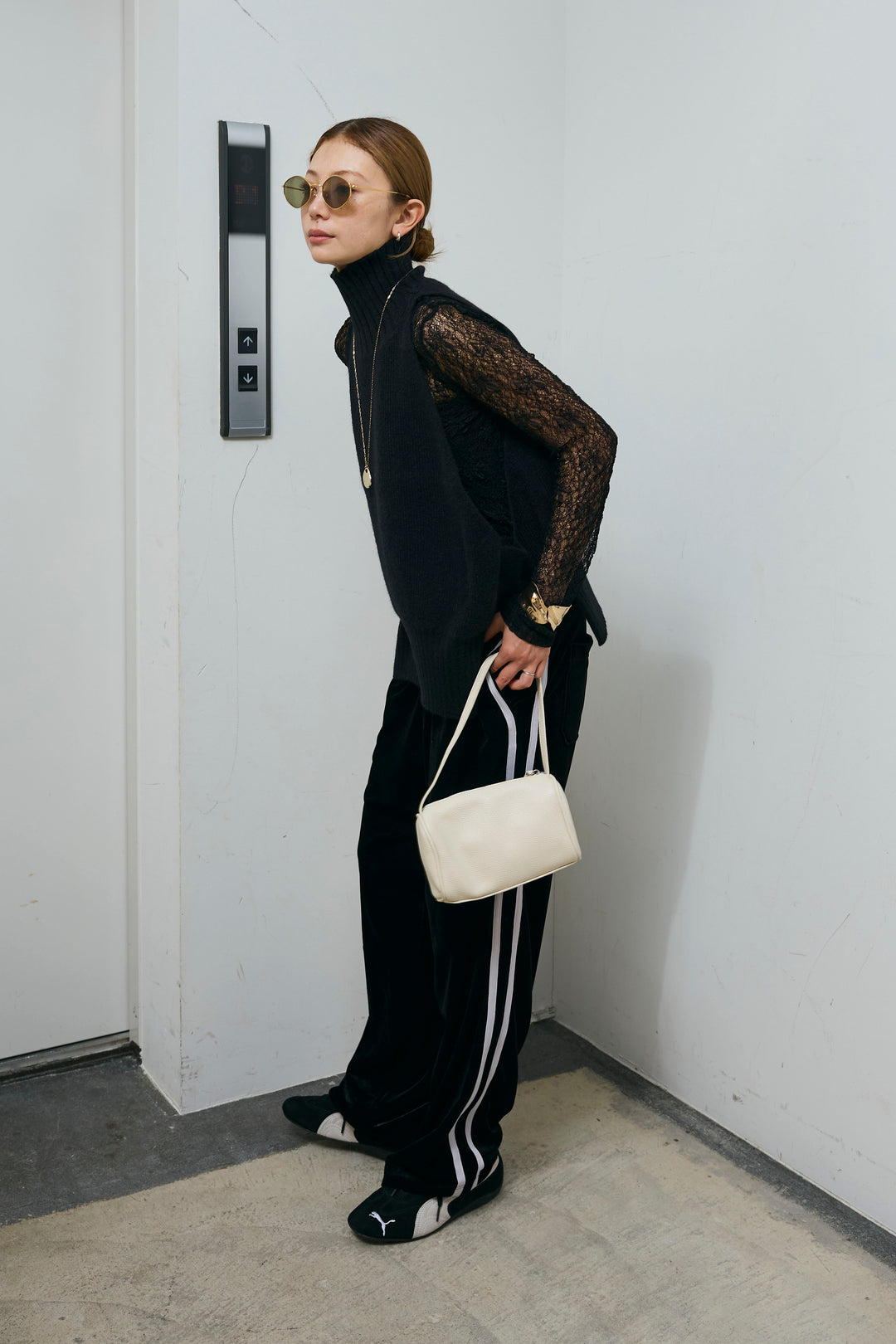 [予約/SET]ハイネックワイドーオープンニットベスト+シアーレーストップス+サイドラインベロアパンツ(3set)