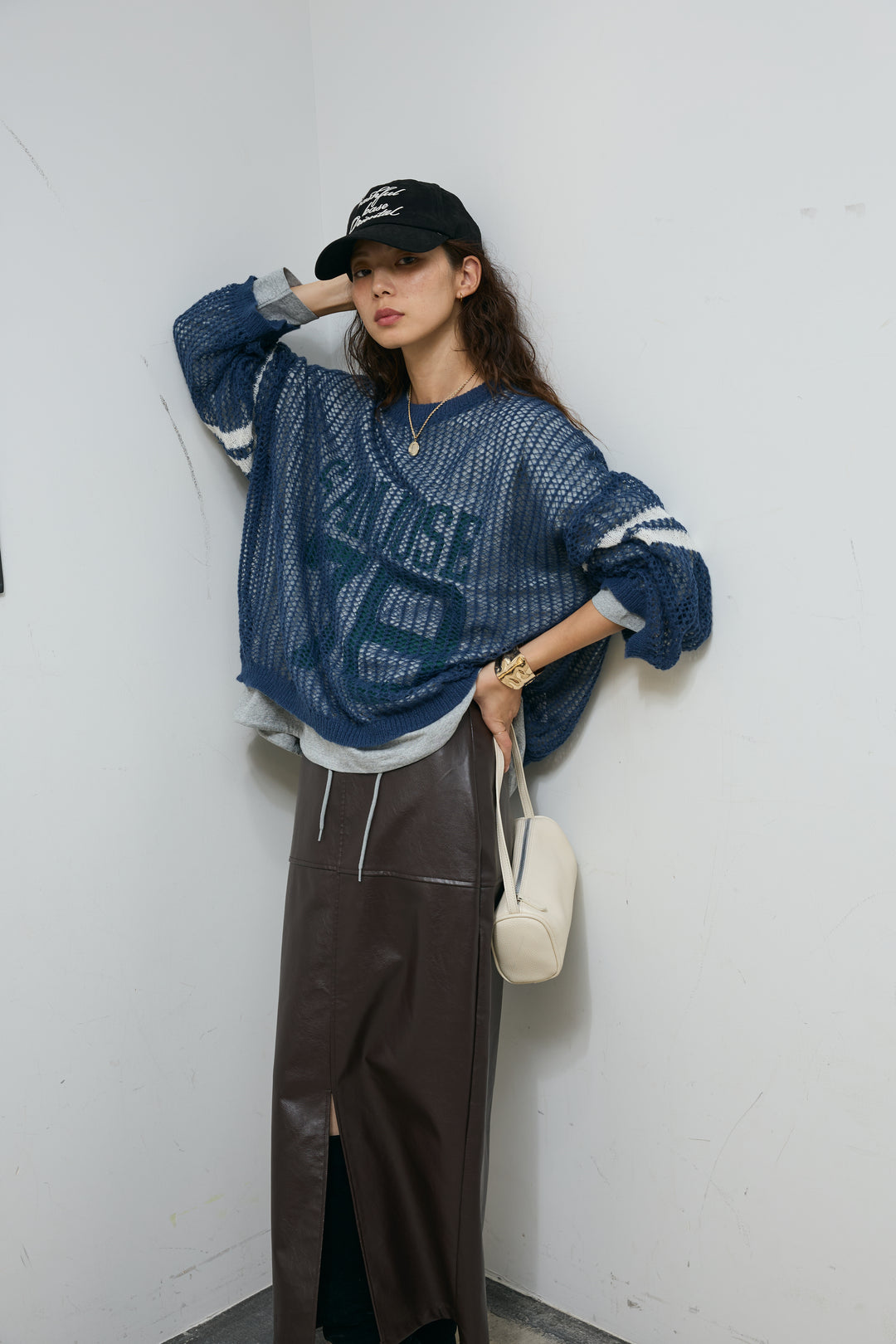 [予約/SET]透かし編みニット＋ナンバーロゴTシャツセット+エコレザーバックスリットペンシルスカート(2set)