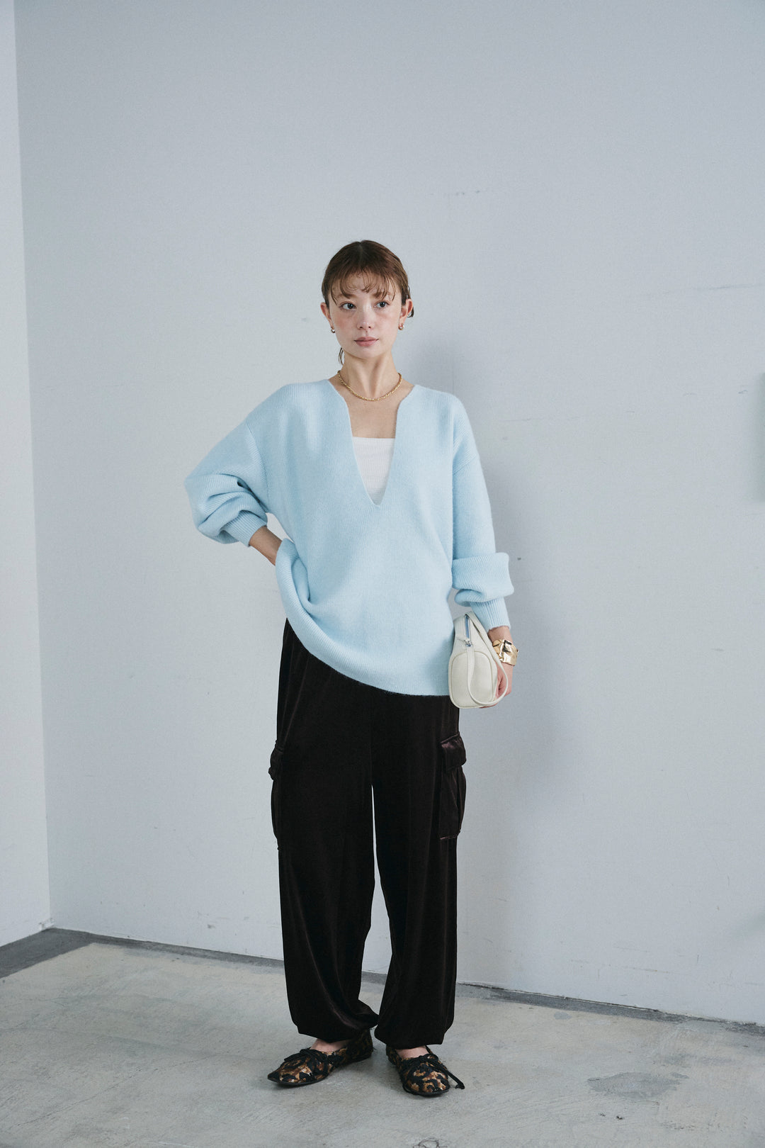 [予約/SET]深Vネックハイゲージニット+ベロアカーゴジョガーパンツ(2set)