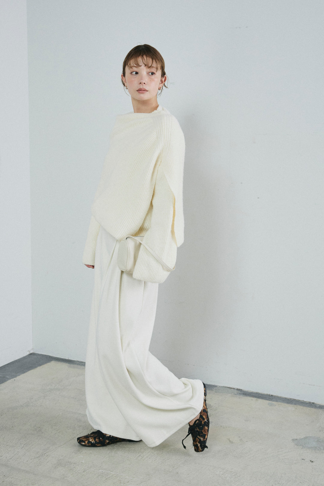 [予約/SET]ケープ付きローゲージニット+ベルト付きスゥイッチングタックパンツ(2set)