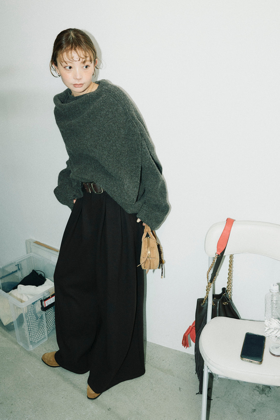 [予約/SET]ケープ付きローゲージニット+ベルト付きスゥイッチングタックパンツ(2set)