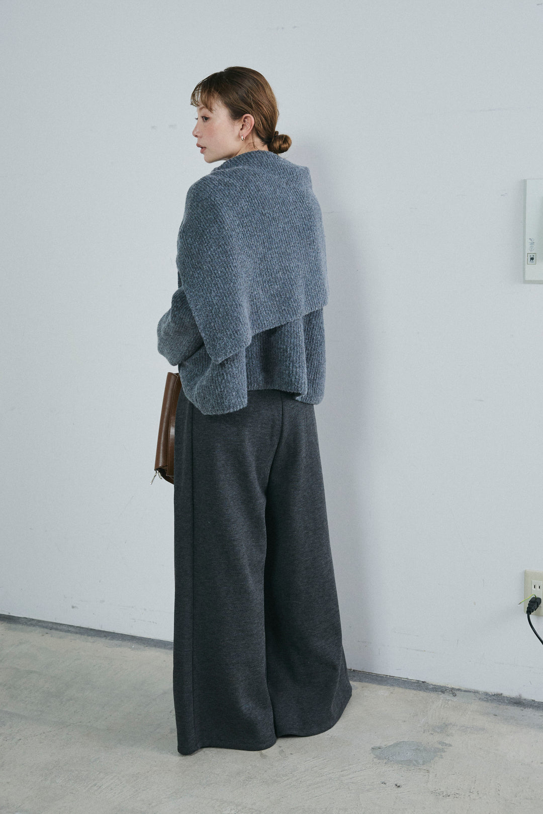 [予約/SET]ケープ付きローゲージニット+ベルト付きスゥイッチングタックパンツ(2set)