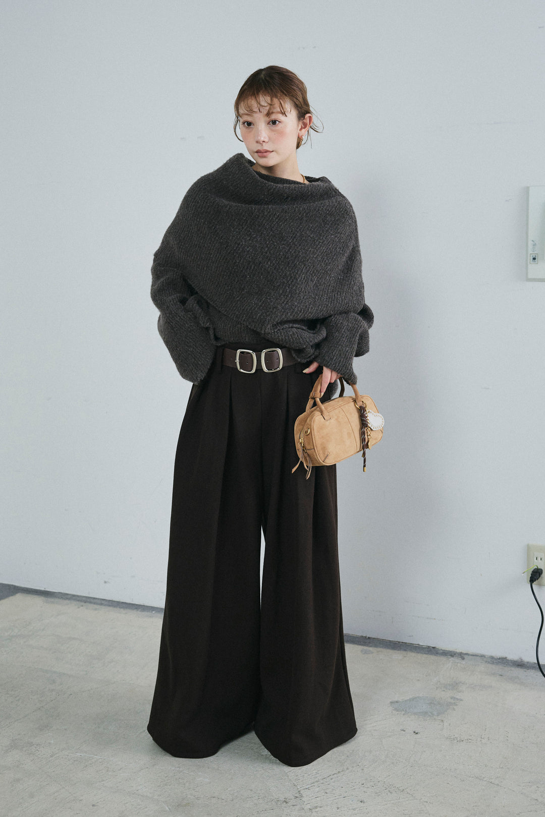 [予約/SET]ケープ付きローゲージニット+ベルト付きスゥイッチングタックパンツ(2set)