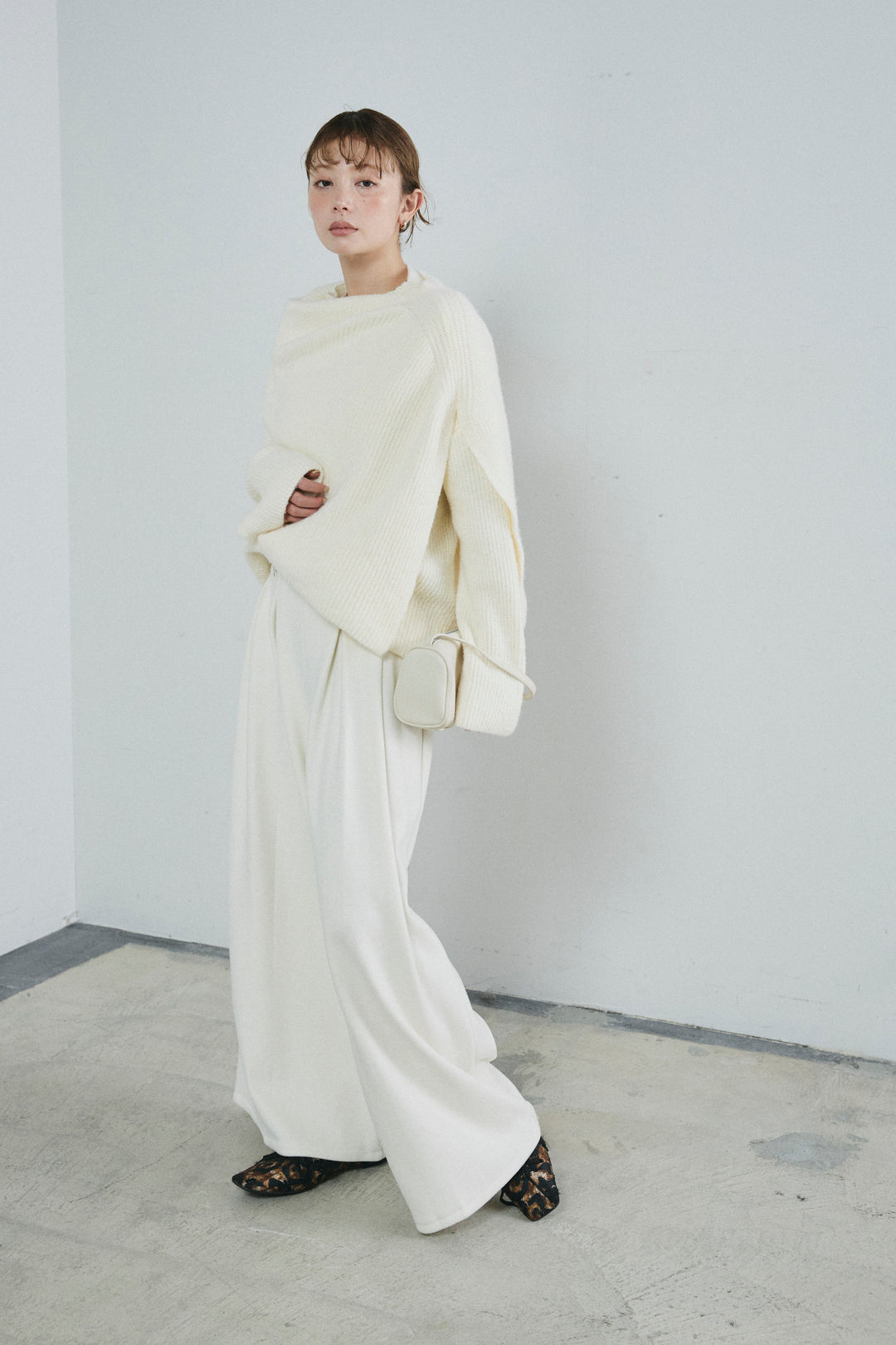 [予約/SET]ケープ付きローゲージニット+ベルト付きスゥイッチングタックパンツ(2set)