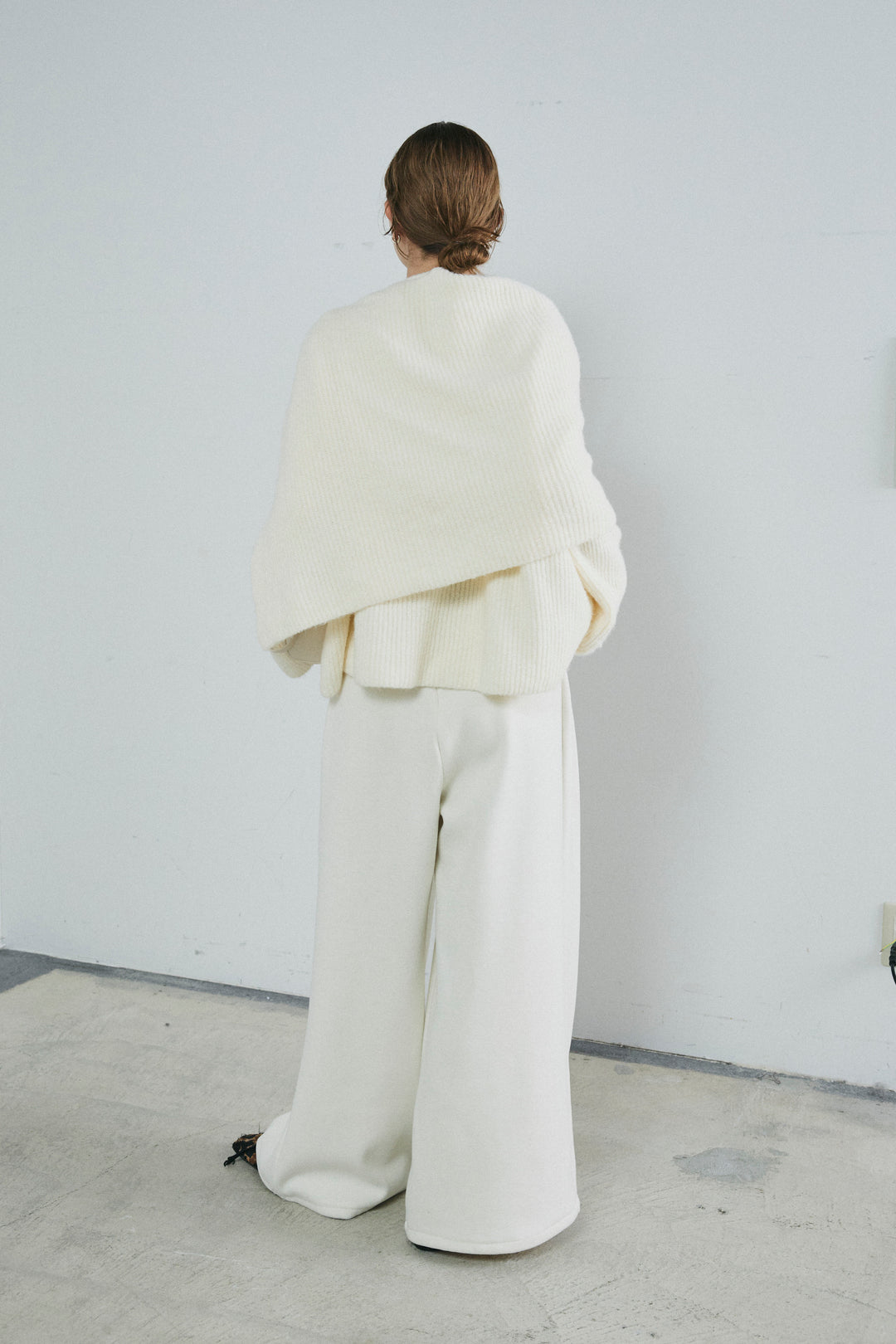 [予約/SET]ケープ付きローゲージニット+ベルト付きスゥイッチングタックパンツ(2set)