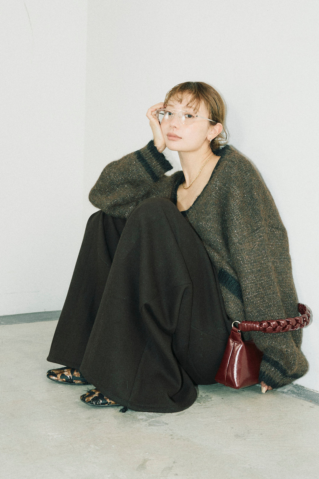 [予約/SET]パイピングニットカーディガン+ベルト付きスゥイッチングタックパンツ(2set)