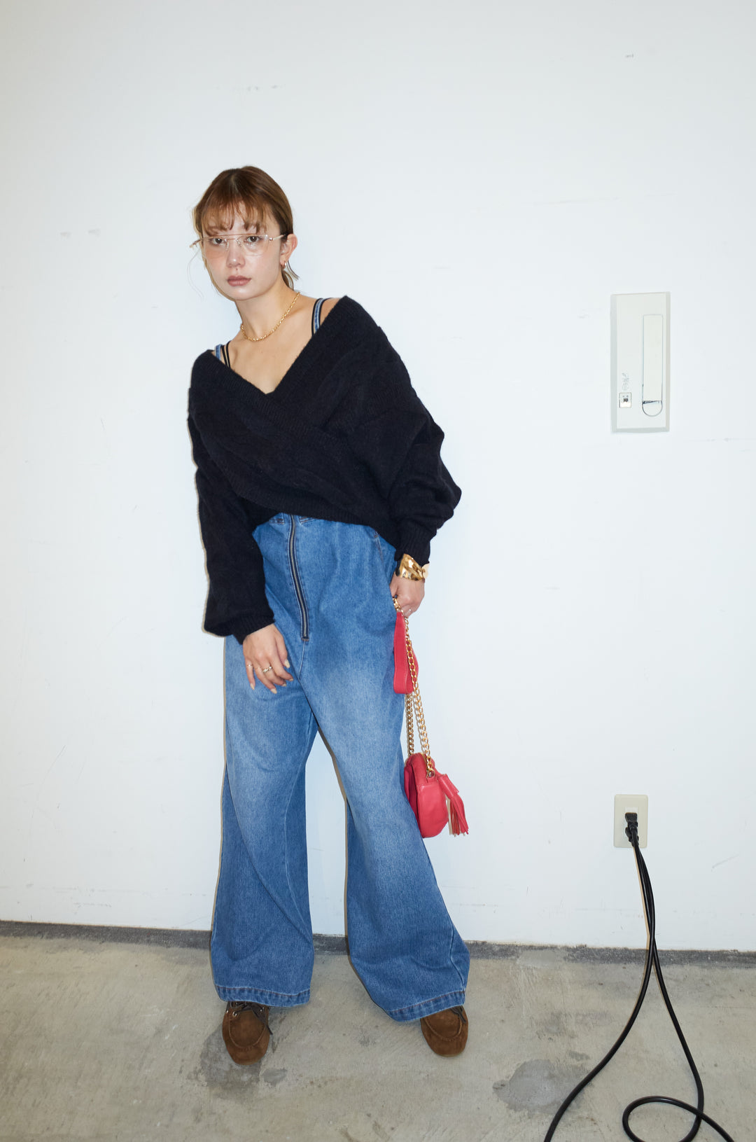 [予約/SET]カシュクールケーブルショートニット+フロントジップストラップデザインデニムサロペット(2set)