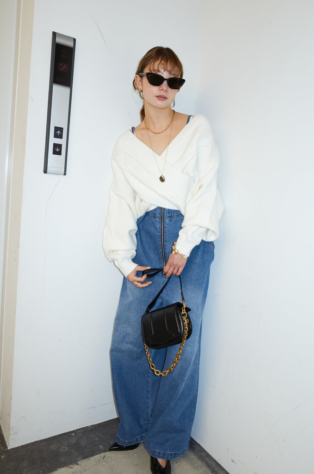 [予約/SET]カシュクールケーブルショートニット+フロントジップストラップデザインデニムサロペット(2set)