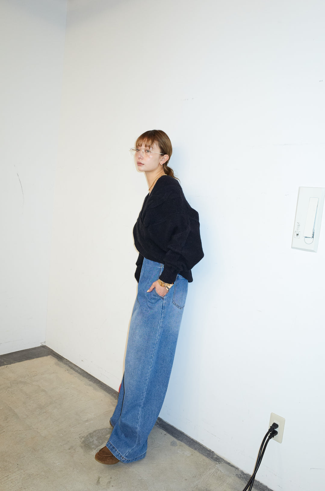 [予約/SET]カシュクールケーブルショートニット+フロントジップストラップデザインデニムサロペット(2set)