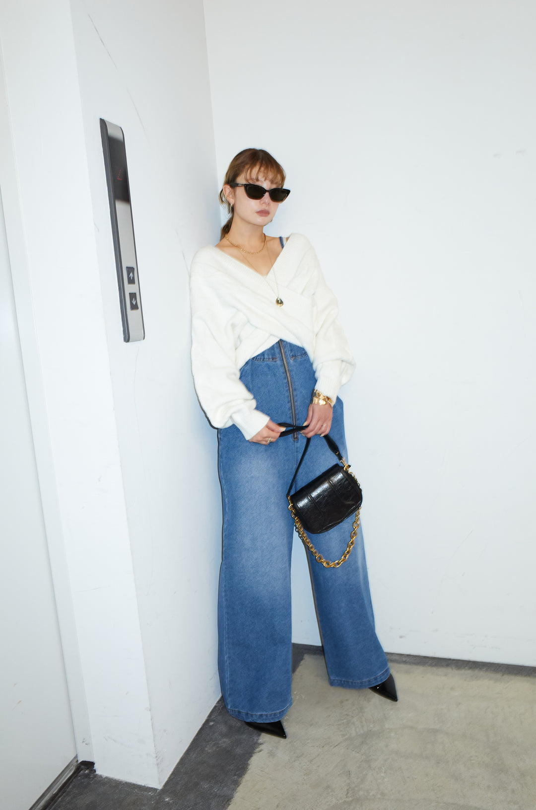 [予約/SET]カシュクールケーブルショートニット+フロントジップストラップデザインデニムサロペット(2set)