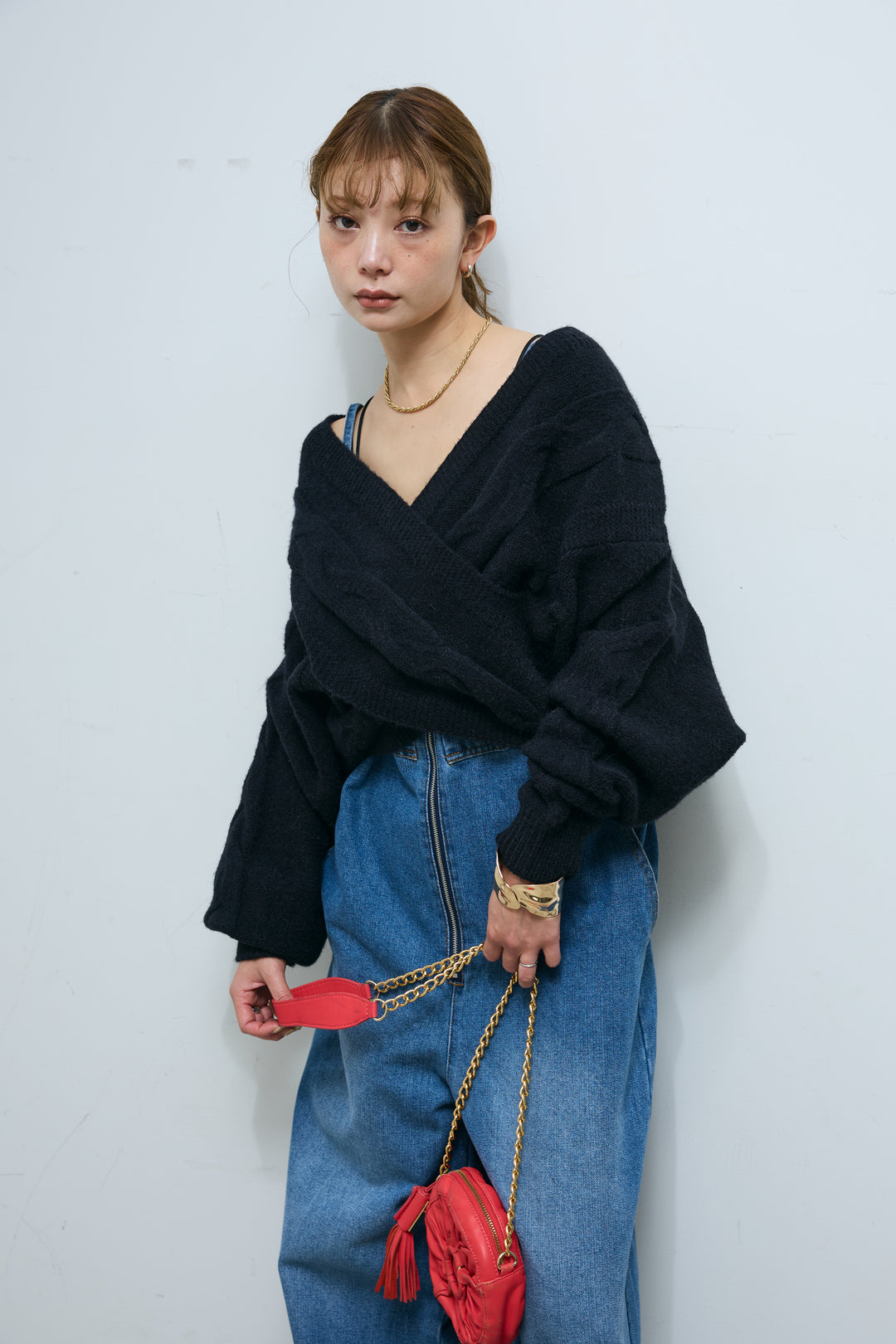 [予約/SET]カシュクールケーブルショートニット+フロントジップストラップデザインデニムサロペット(2set)