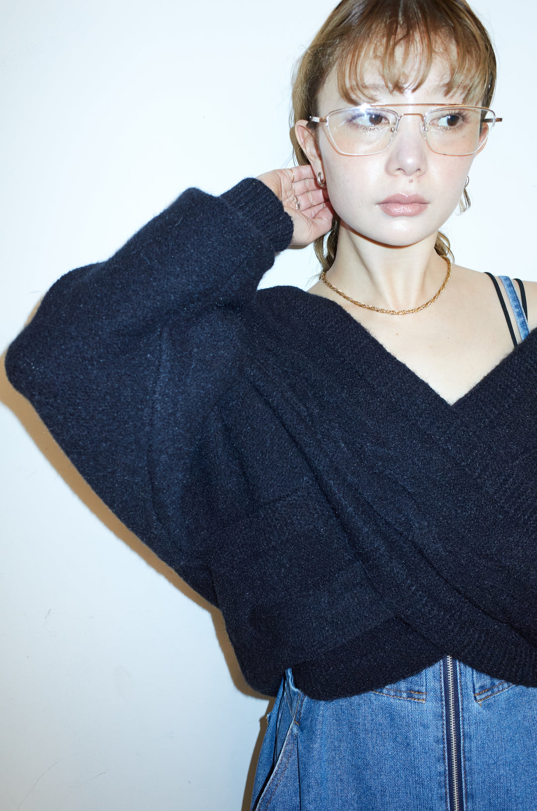 [予約/SET]カシュクールケーブルショートニット+フロントジップストラップデザインデニムサロペット(2set)